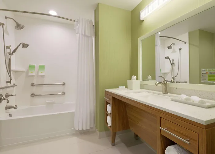 Home2 By Hilton State Capitol Hotel 3*