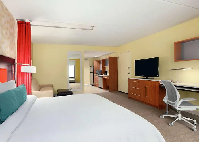 Home2 By Hilton State Capitol Hotel 3*